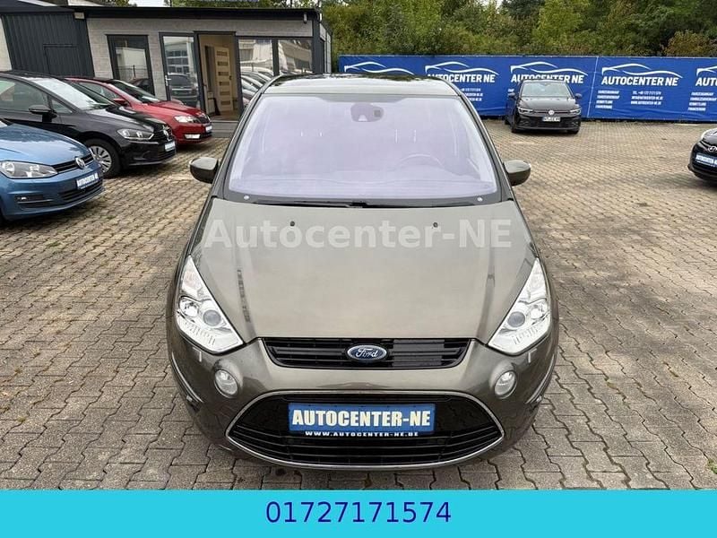 Grün Gebraucht 2014 Ford S-MAX Titanium Van / Kleinbus | 11.900 € (Fairer Preis) - Bild 1/4