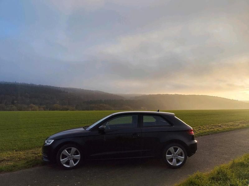 Gebraucht Audi A3 S-Line 110 PS (80 kW) 2015 Schwarz Limousine