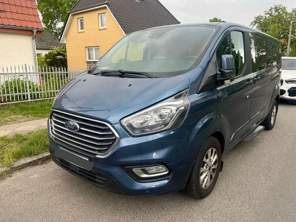 Gebraucht Ford Tourneo Titanium 170 PS (125 kW) 2019 Blau Van / Kleinbus