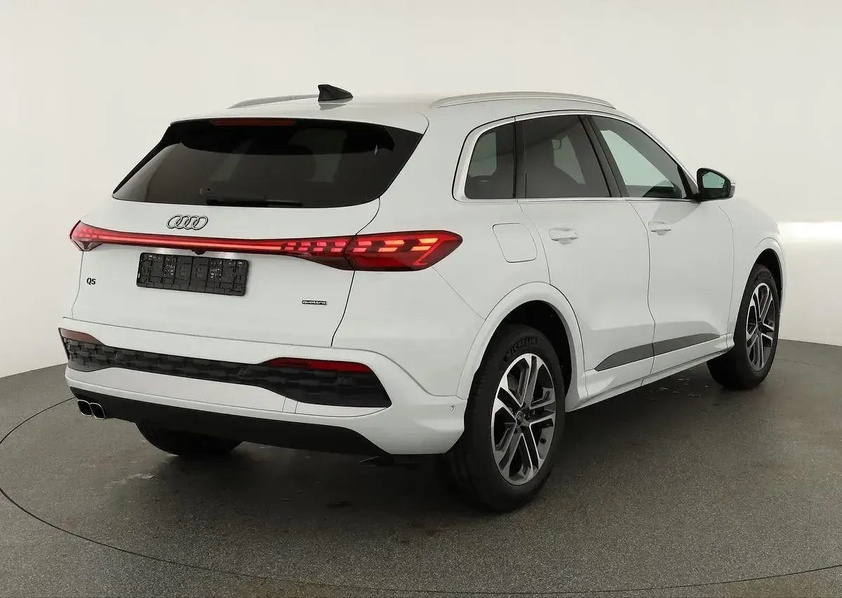 Neu Audi Q5 Ambiente 204 PS (150 kW) 2026 Gletscherweiß metallic SUV