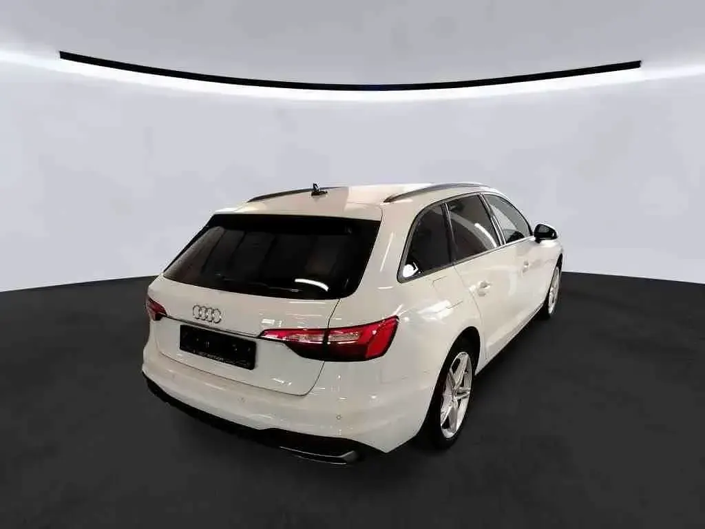 Gebraucht Audi A4 S-Line 163 PS (119 kW) 2022 Weiß Kombi