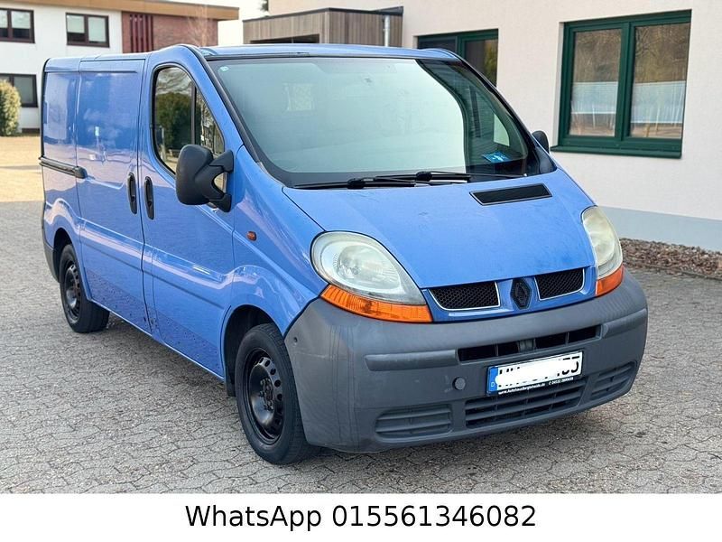 Second-hand Renault Trafic 82 CP (60 kW) 2006 Albastru Monovolum