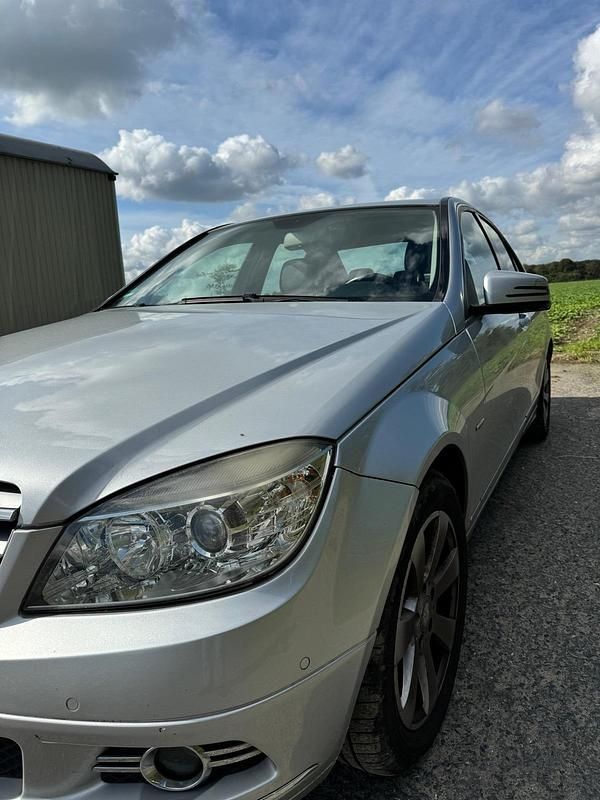 Gebraucht Mercedes C200 184 PS (135 kW) 2009 Silber Limousine