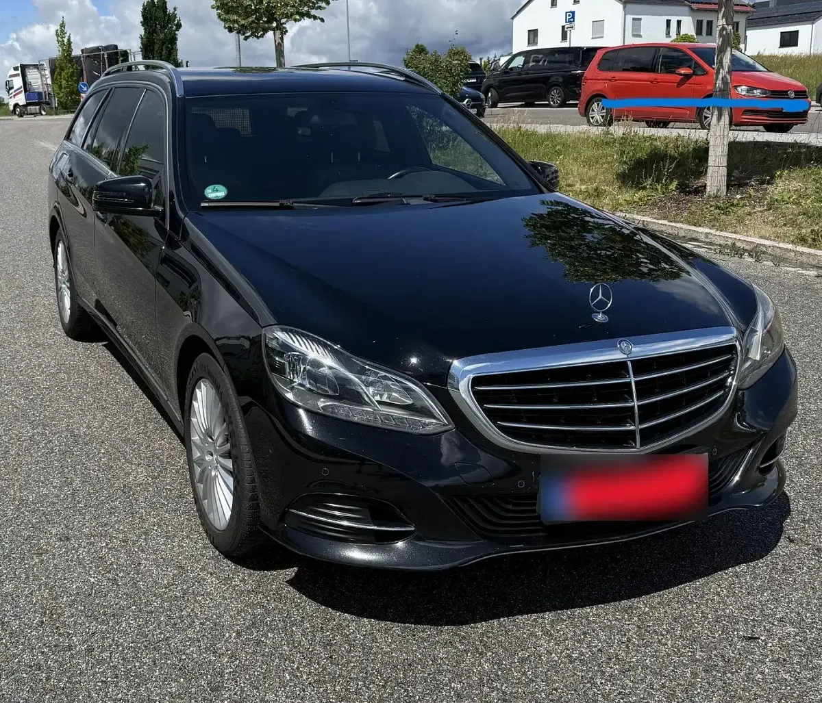 Gebraucht Mercedes E300 Elegance 231 PS (169 kW) 2013 Schwarz Limousine