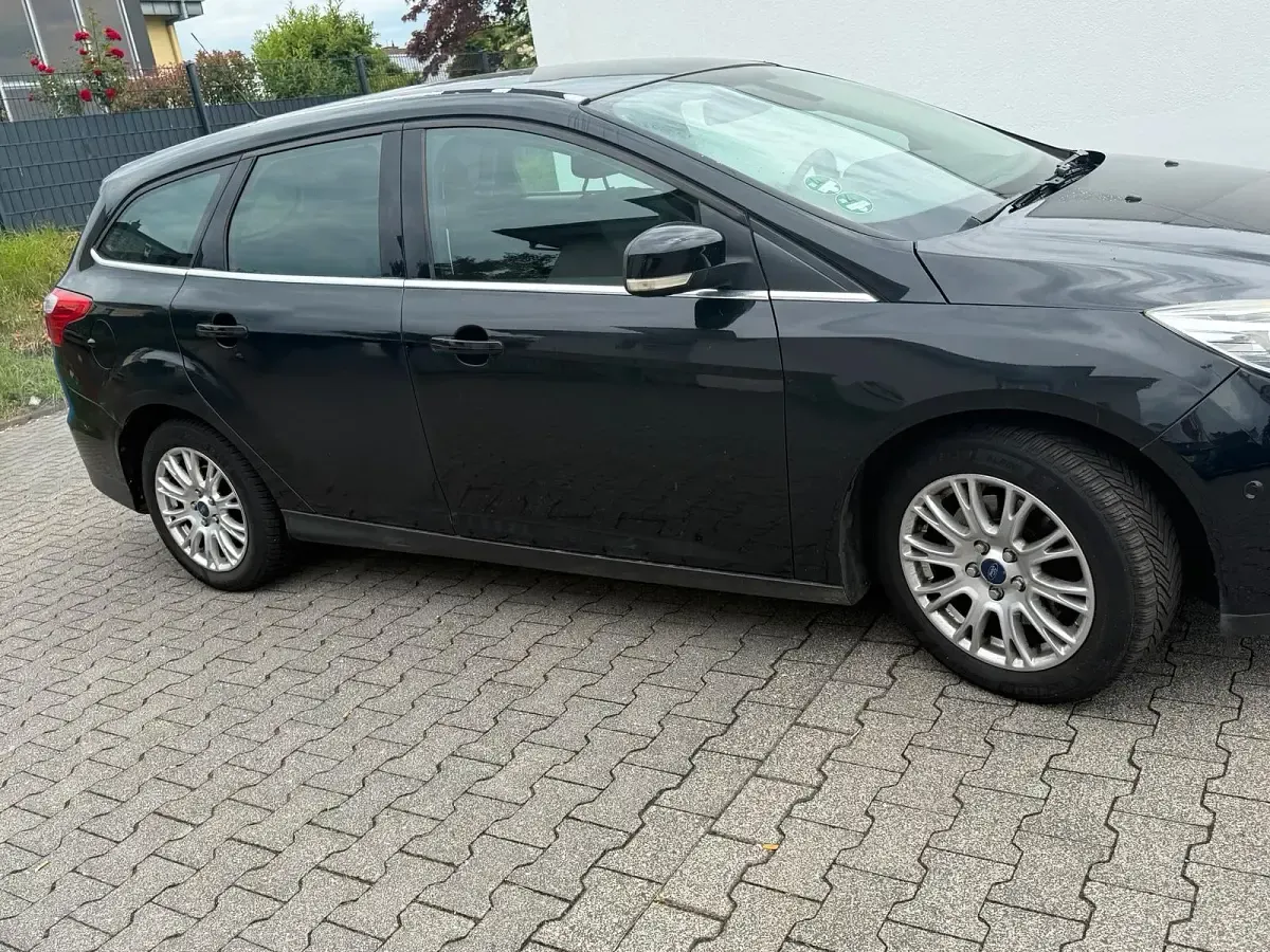 Gebraucht Ford Focus 150 PS (110 kW) 2012 Schwarz Kombi