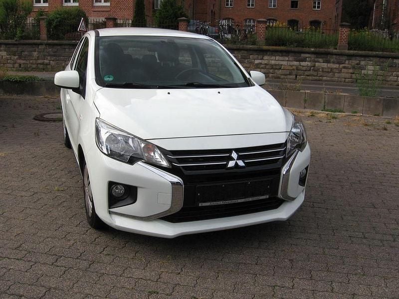 Weiß Gebraucht 2021 Mitsubishi Space Star Spirit Limousine | 8.900 € (Guter Preis) - Bild 1/4