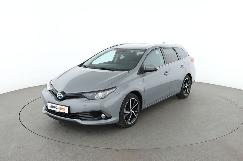 Grau Gebraucht 2018 Toyota Auris Touring Sports Team Kombi | 16.060 € - Bild 1/4
