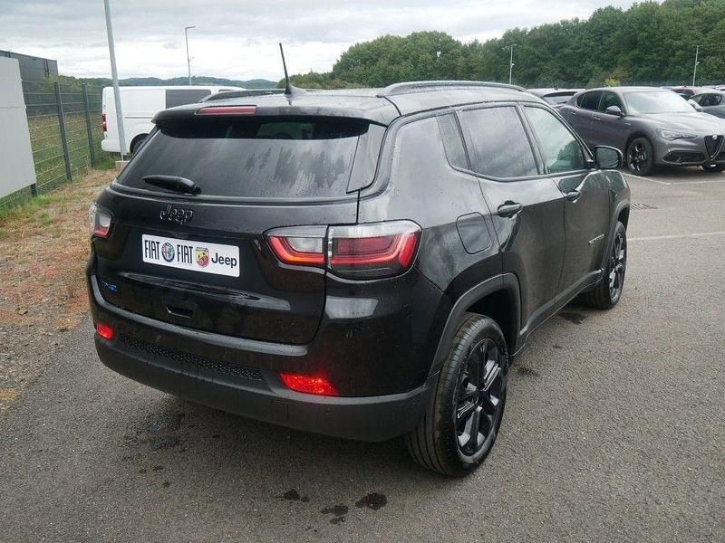 Neu Jeep Compass North 241 PS (177 kW) 2025 Schwarz SUV