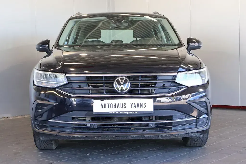 Gebraucht VW Tiguan Life 150 PS (110 kW) 2022 Schwarz SUV