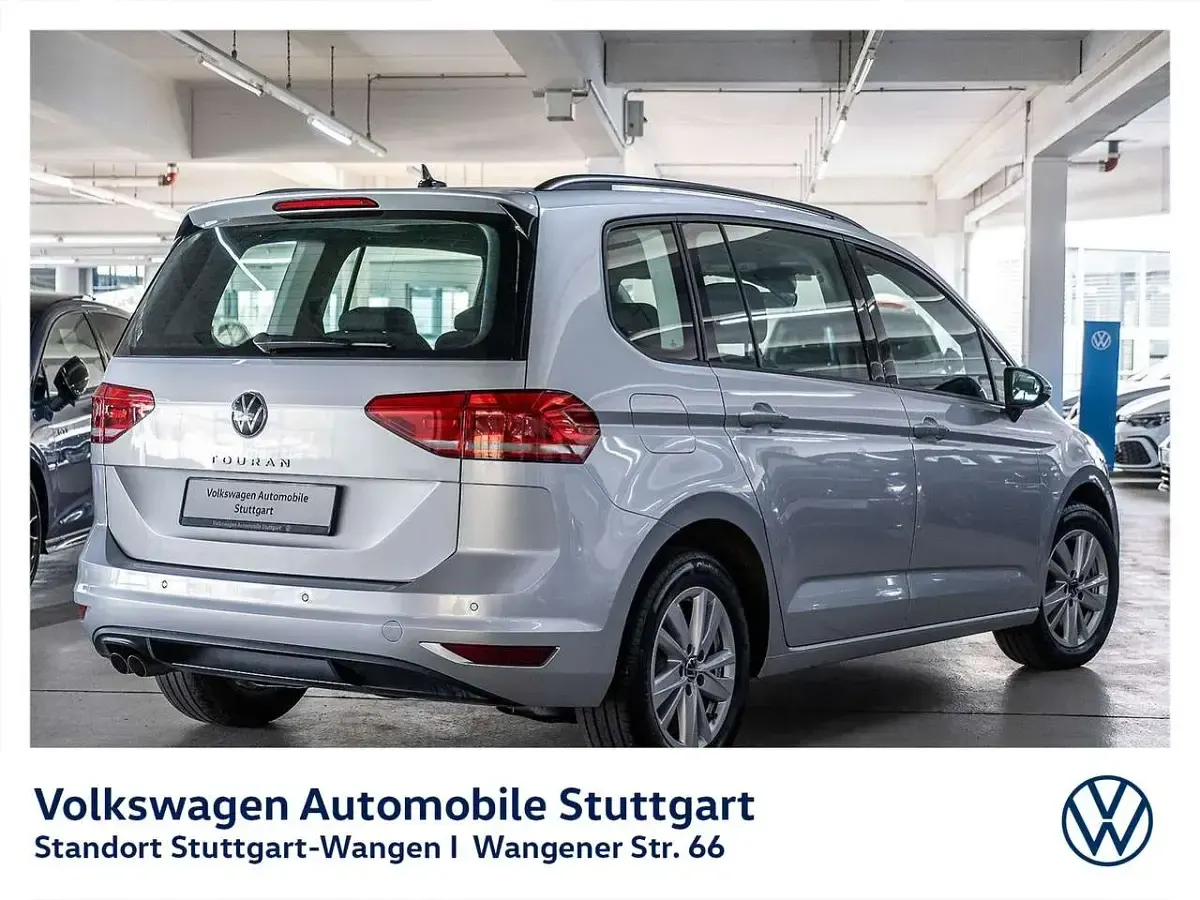 Gebraucht VW Touran Comfortline 150 PS (110 kW) 2023 Silber Van / Kleinbus