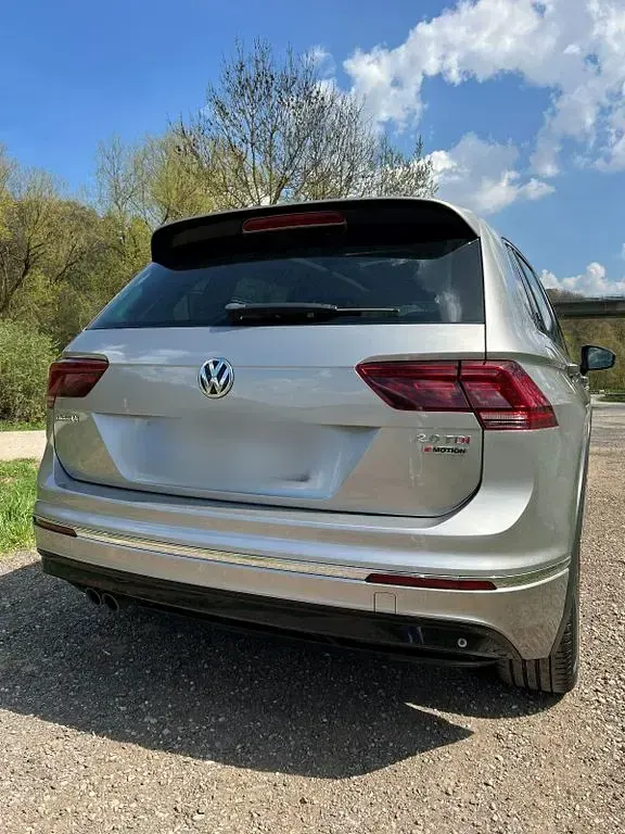 Gebraucht VW Tiguan Highline 190 PS (139 kW) 2016 Silber SUV