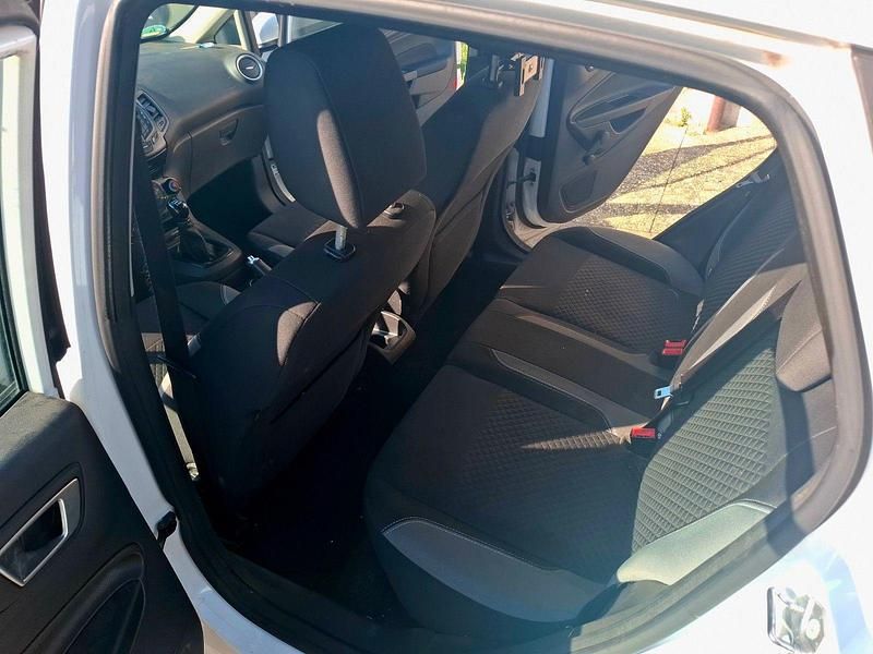 Gebraucht Ford Fiesta Trend 80 PS (58 kW) 2017 Weiß Kleinwagen