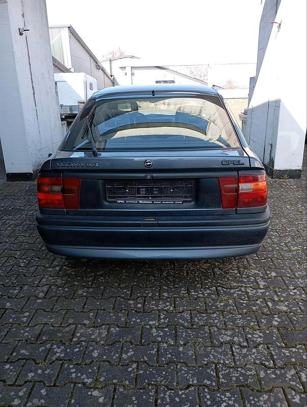 Gebraucht Opel Vectra 71 PS (52 kW) 1995 Blau Limousine