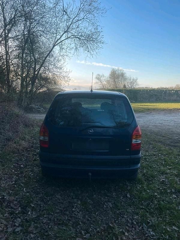 Gebraucht Opel Zafira 101 PS (74 kW) 2002 Blau Van / Kleinbus