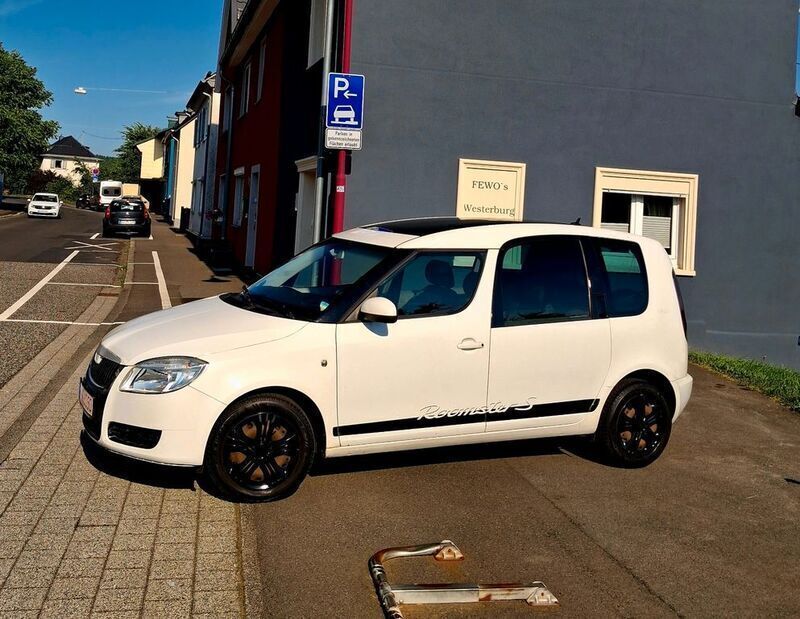 Weiß Gebraucht 2007 Skoda Roomster Style Kombi | 2.490 € (Guter Preis) - Bild 1/4