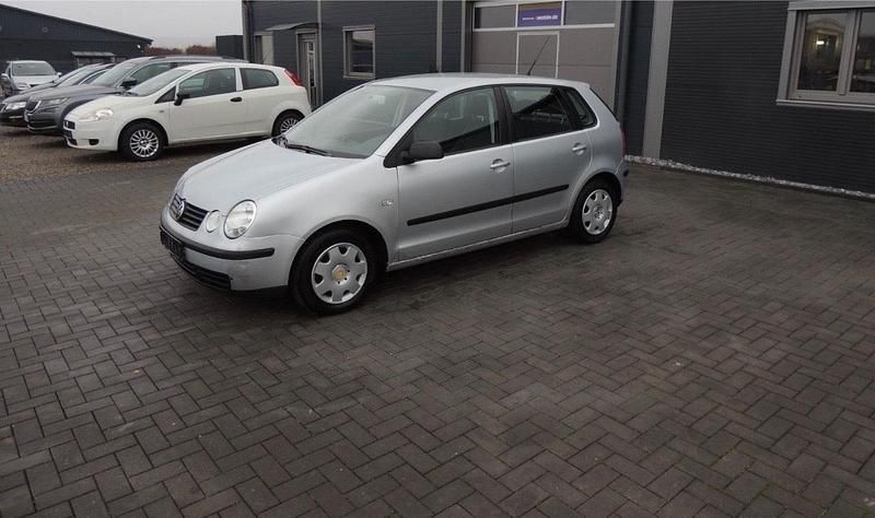 Silber Gebraucht 2003 VW Polo Limousine | 1.999 € (Fairer Preis) - Bild 1/4