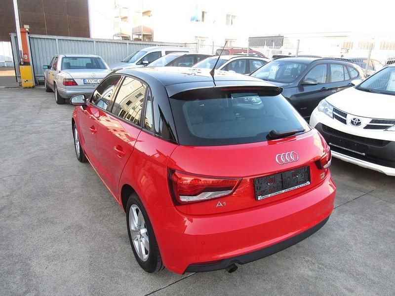 Gebraucht Audi A1 Sport 82 PS (60 kW) 2016 Rot Kleinwagen