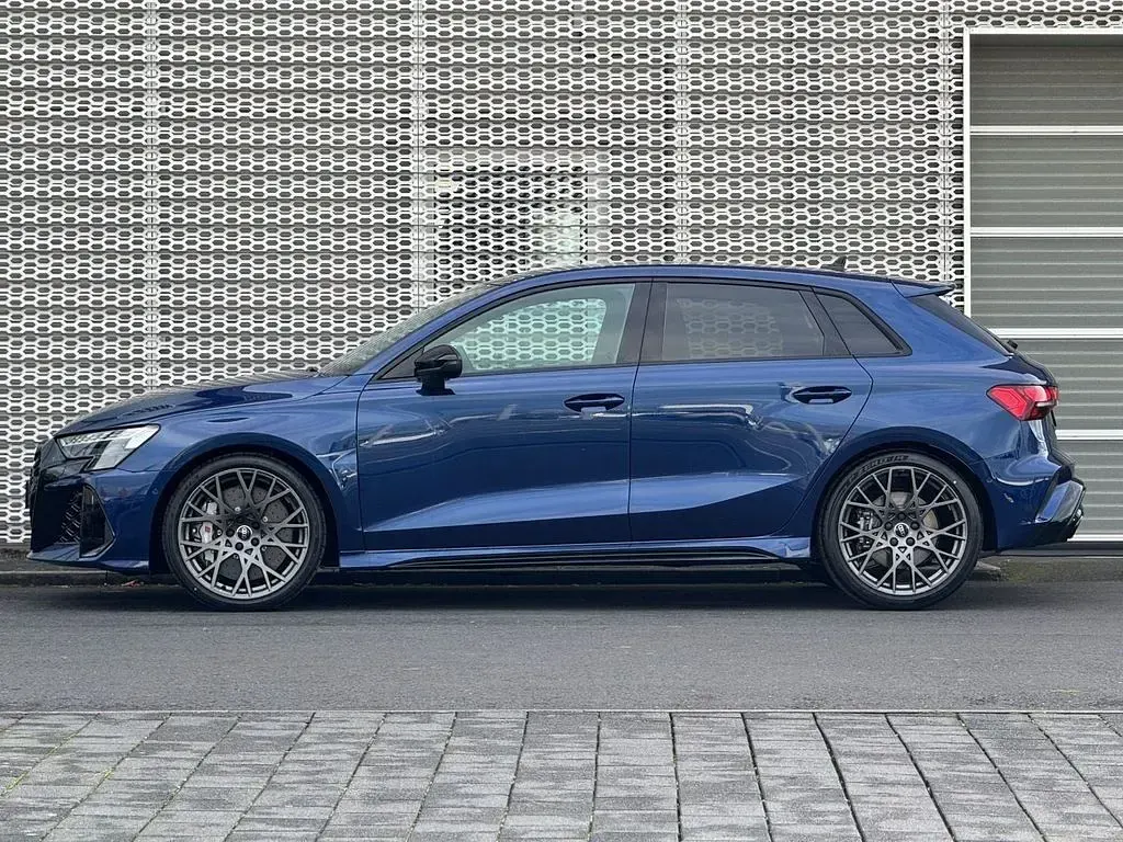 Gebraucht Audi RS3 Sport 400 PS (294 kW) 2026 Blue tour de france metallic 5 Limousine