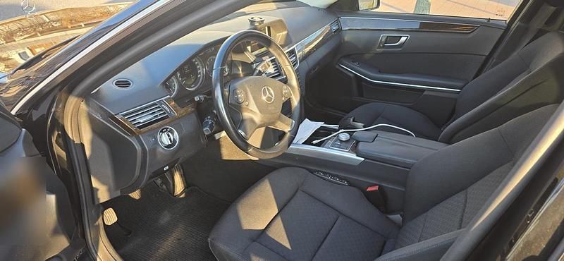 Second-hand Mercedes E250 2011 Negru Berlinǎ