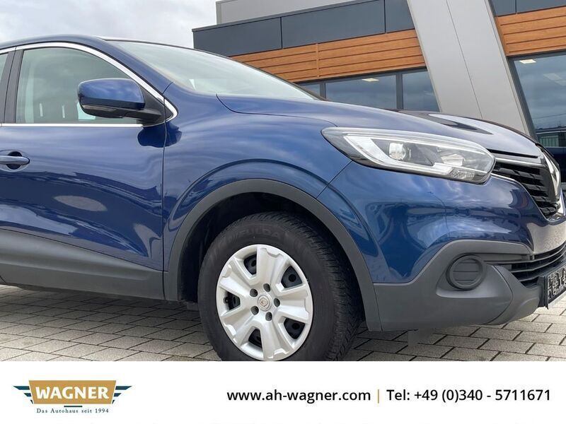 Blau Gebraucht 2017 Renault Kadjar Life SUV | 8.999 € (Guter Preis) - Bild 1/4