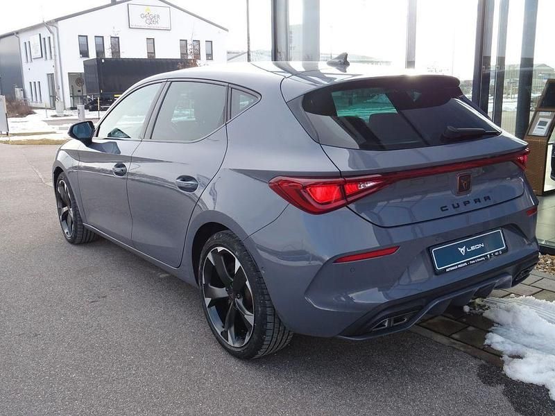 Gebraucht Cupra Leon 150 PS (110 kW) 2023 Graphene grau Limousine