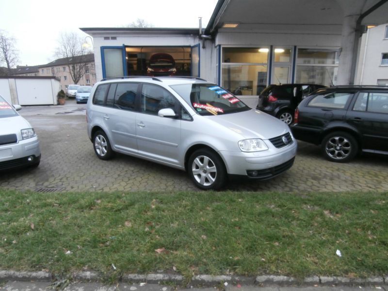 Verkauft Vw Touran 1 6 Fsi Automatik C Gebraucht 2003 187 000 Km 1 4 Gebraucht Vw Touran 6 Fsi Automatik Climatronic E Fenster