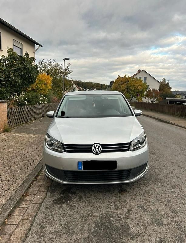 Silber Gebraucht 2010 VW Touran Comfortline Van / Kleinbus | 6.000 € (Fairer Preis) - Bild 1/4