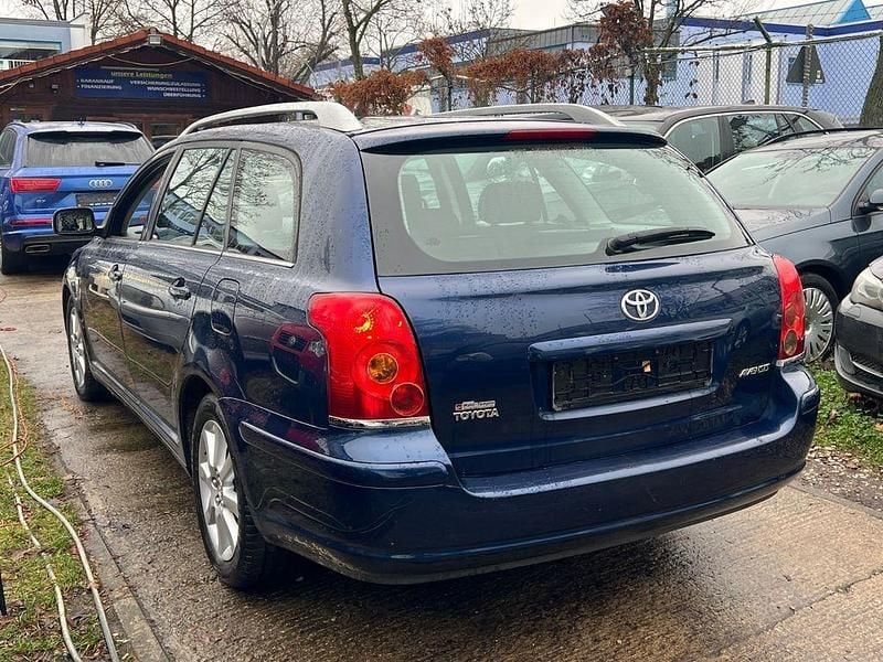 Gebraucht Toyota Avensis Executive 129 PS (94 kW) 2006 Blau Kombi