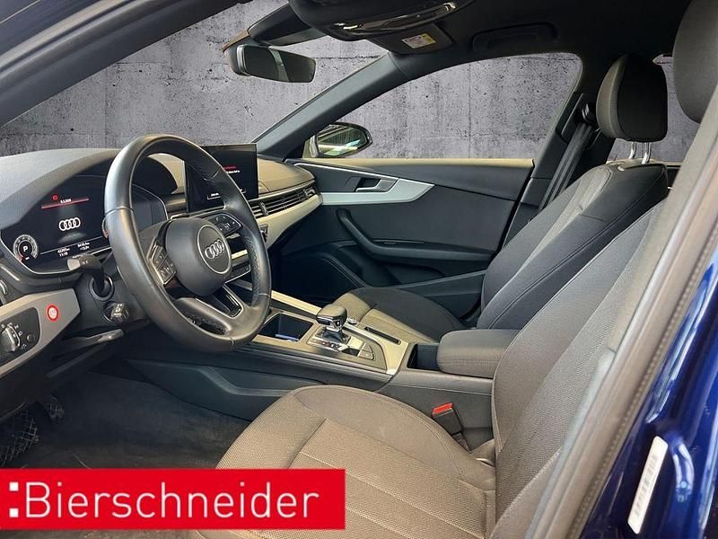 Gebraucht Audi A4 Sport 204 PS (150 kW) 2022 Blau Limousine