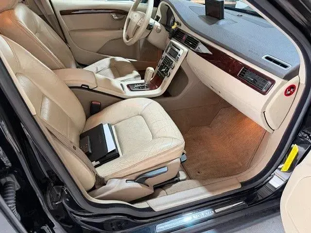 Gebraucht Volvo XC70 Summum 185 PS (136 kW) 2008 Schwarz Kombi