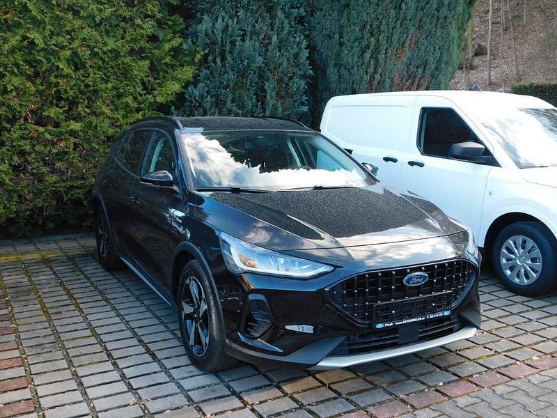 Neu Ford Focus Active X 155 PS (114 kW) 2025 Schwarz Limousine