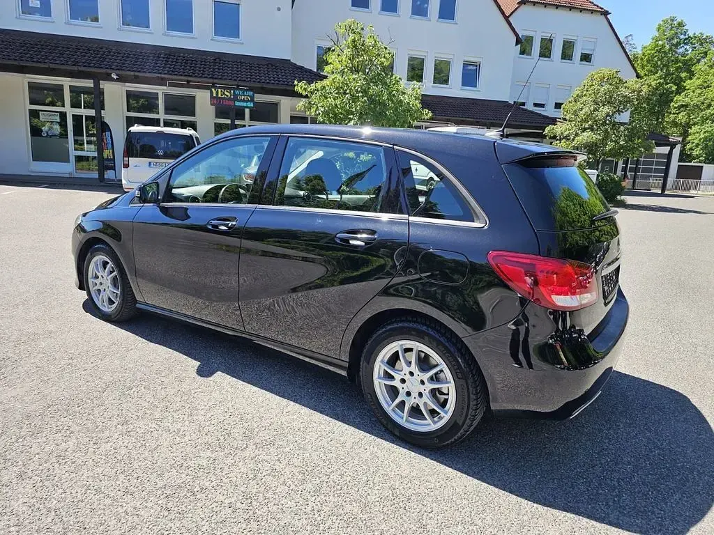 Gebraucht Mercedes B220 177 PS (130 kW) 2017 Schwarz Kleinwagen