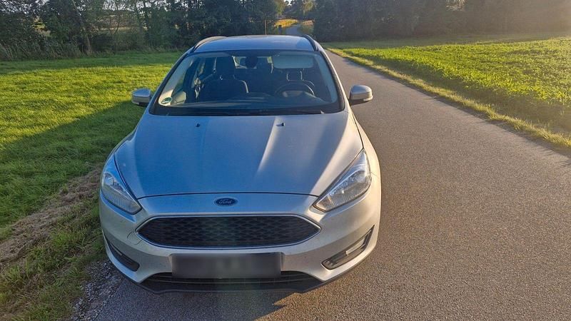 Gebraucht Ford Focus Cool & Connect 120 PS (88 kW) 2017 Grau Kombi
