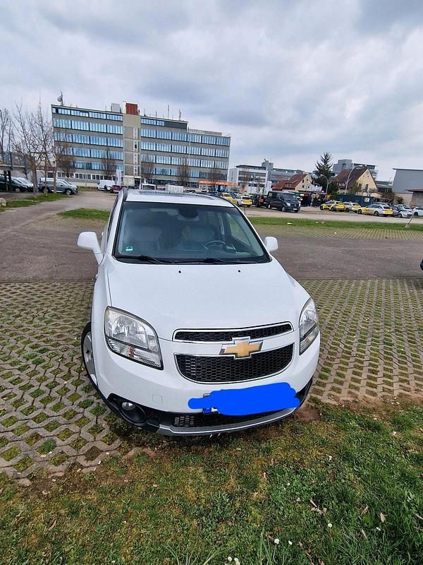Weiß Gebraucht 2013 Chevrolet Orlando Van / Kleinbus | 5.900 € - Bild 1/4