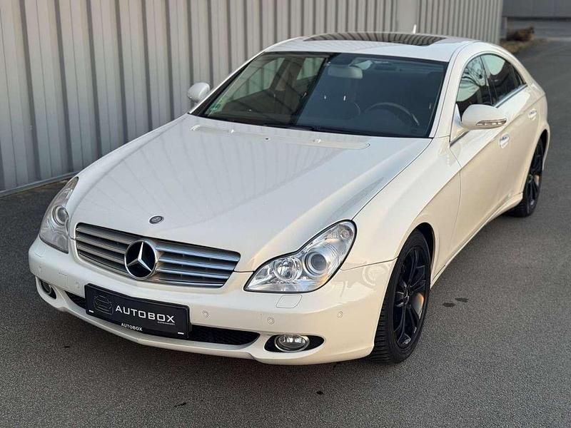 Gebraucht Mercedes CLS320 224 PS (164 kW) 2008 Calcitweiss/zirrusweiss Limousine