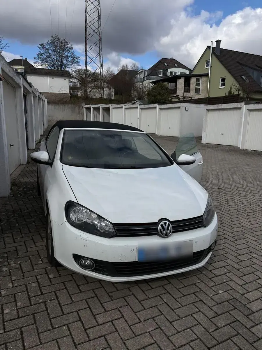 Gebraucht VW Golf 105 PS (77 kW) 2011 Weiß Cabrio