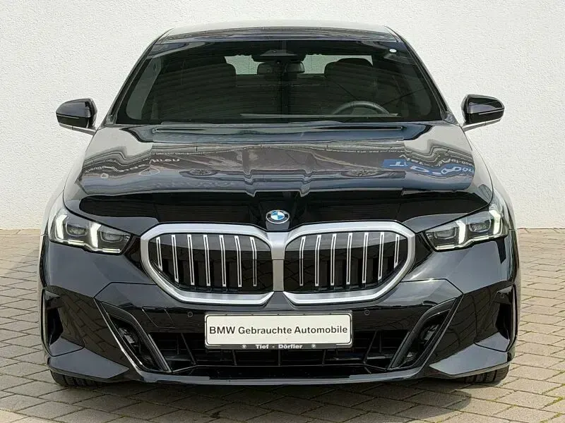 Gebraucht BMW 520 M Sport 197 PS (144 kW) 2024 Schwarz Limousine