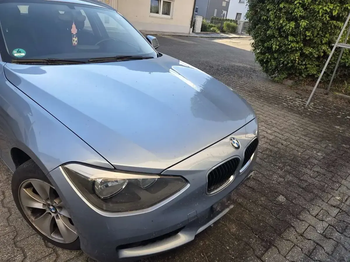 Gebraucht BMW 114 Sport Line 102 PS (75 kW) 2014 Blau Kleinwagen