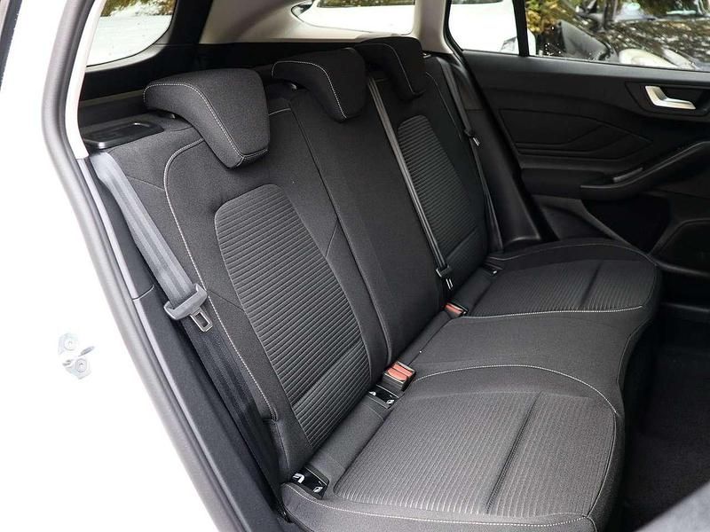 Neu Ford Focus Titanium 155 PS (114 kW) 2025 Weiss Kombi