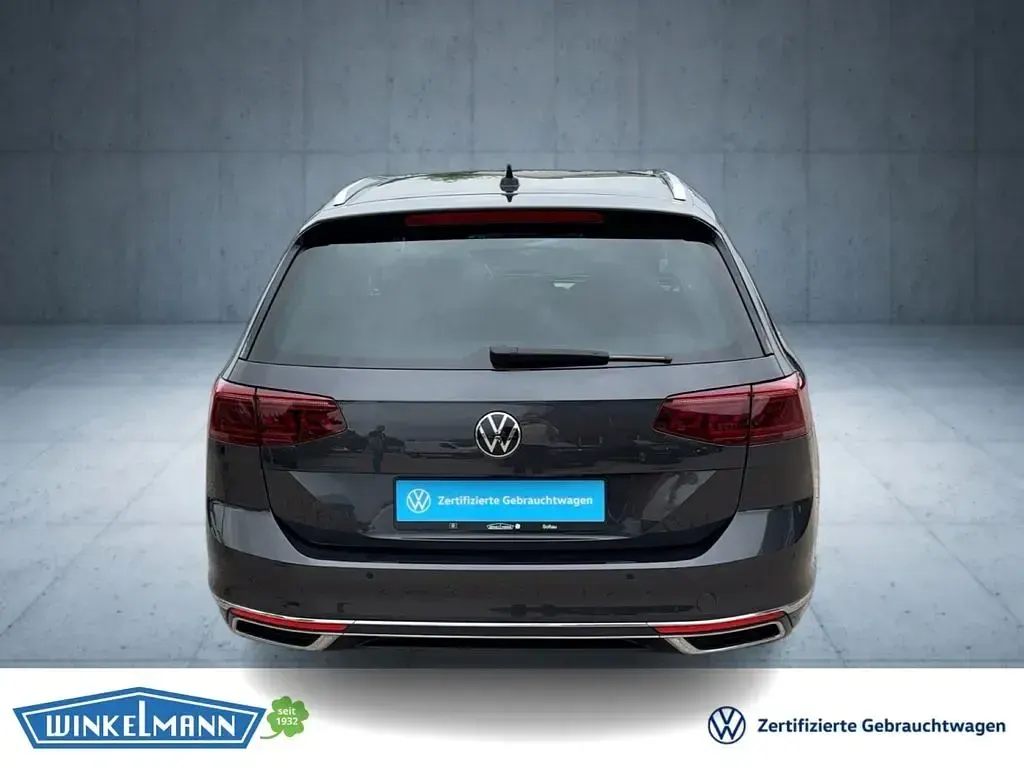 Gebraucht VW Passat Elegance 150 PS (110 kW) 2024 Grau Kombi