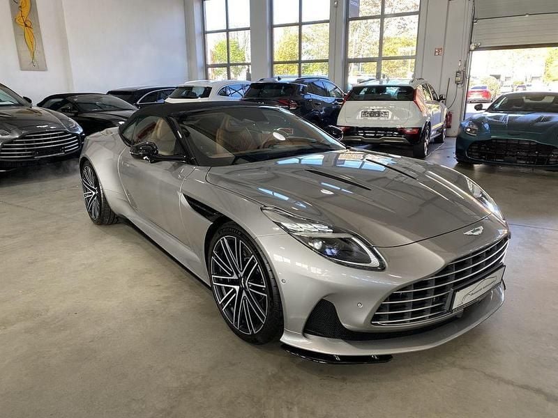 Gebraucht Aston Martin DB12 680 PS (500 kW) 2024 Silber Cabrio