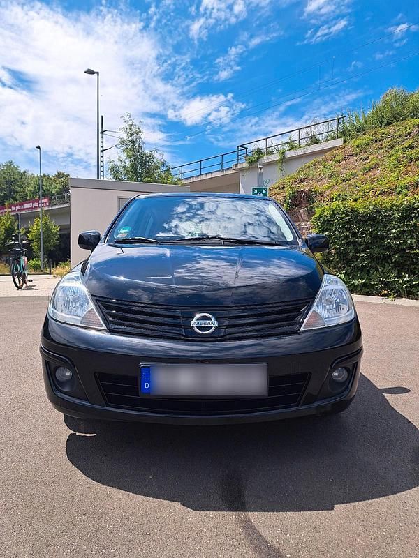 Schwarz Gebraucht 2011 Nissan Tiida Kleinwagen | 3.999 € (Fairer Preis) - Bild 1/4