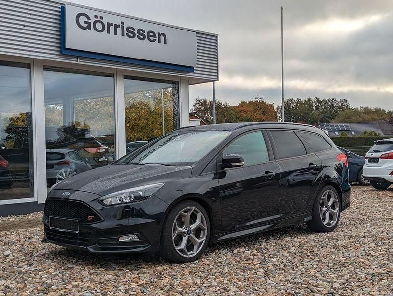 Schwarz Gebraucht 2015 Ford Focus ST Limousine | 15.990 € (Teuer) - Bild 1/4