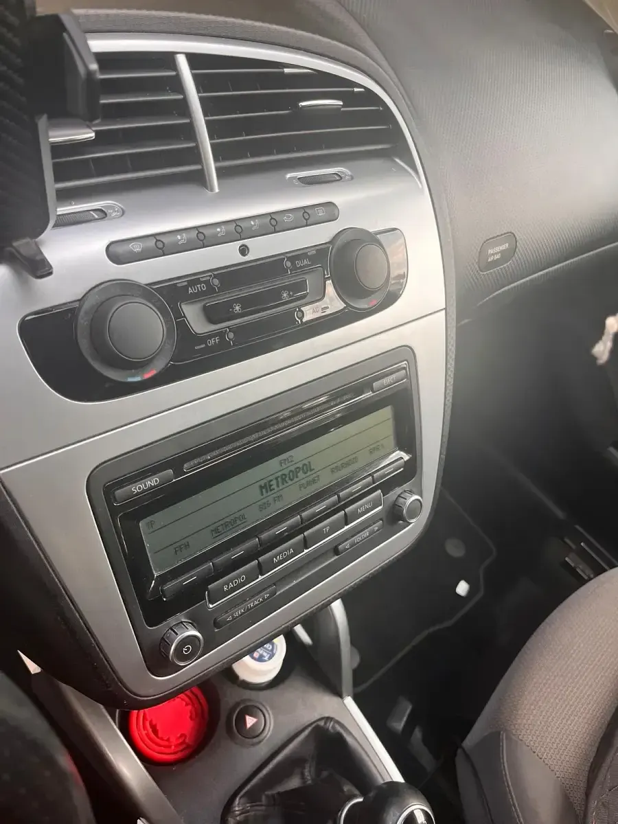 Occasion Seat Altea 140 ch (102 kW) 2011 Argent Monospace