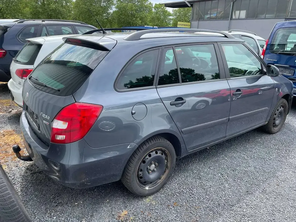 Gebraucht Skoda Fabia Classic 90 PS (66 kW) 2011 Anthracitegrau metallic Kombi