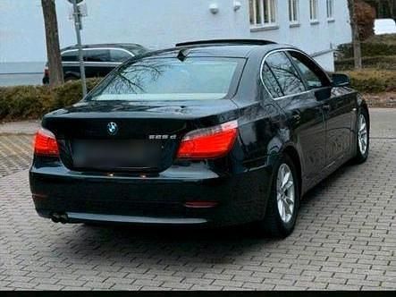 Gebraucht BMW 525 197 PS (144 kW) 2009 Schwarz Limousine