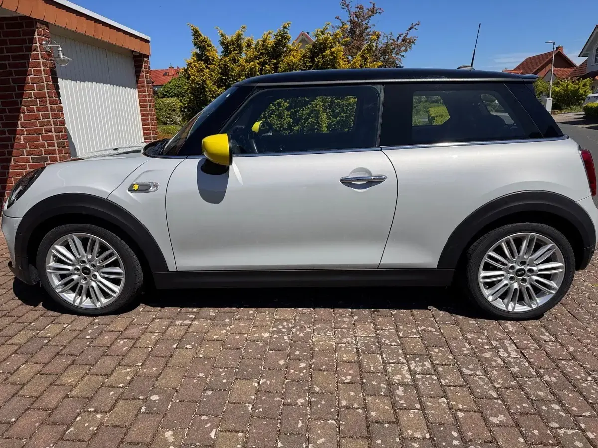 Gebraucht Mini Cooper SE 135 kW (184 PS) 2020 Weiß Kleinwagen
