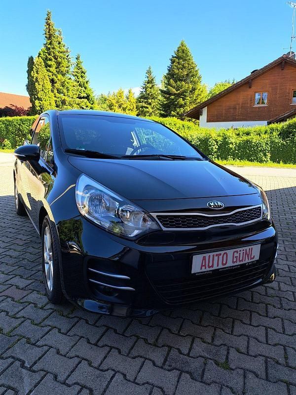 Schwarz Gebraucht 2015 Kia Rio Edition 7 Kleinwagen | 6.990 € (Fairer Preis) - Bild 1/4
