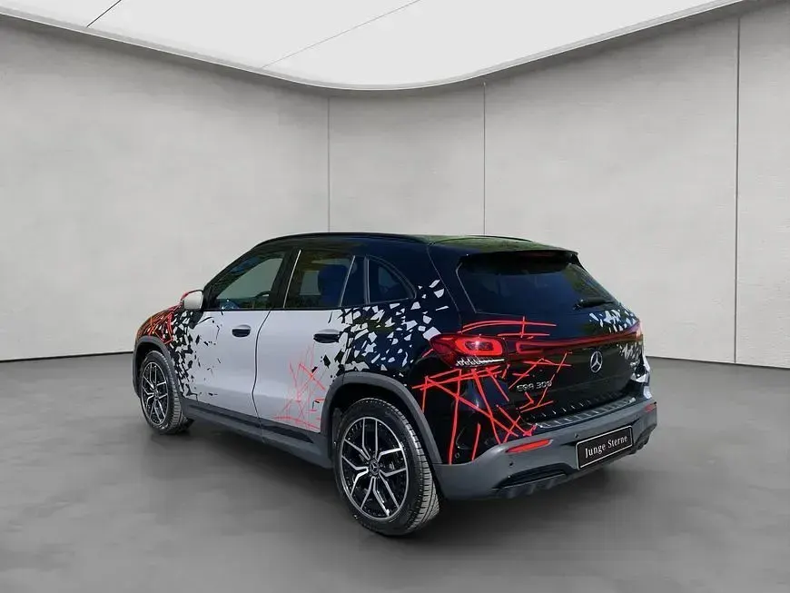 Gebraucht Mercedes EQA300 AMG 167 kW (228 PS) 2022 Schwarz SUV