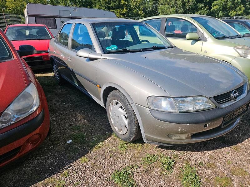 Andere farben Gebraucht 1997 Opel Vectra Limousine | 1.290 € (Fairer Preis) - Bild 1/1